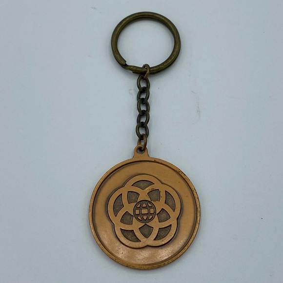 Vintage 1982 Disney Walt Disney World Epcot Center Golden Bronze Coin Keychain - Picture 2 of 6